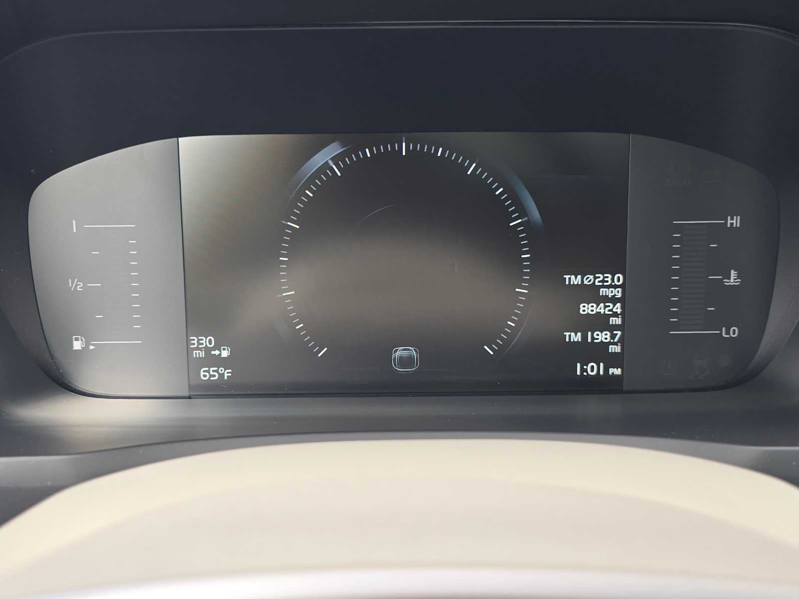2019 Volvo XC90 Momentum