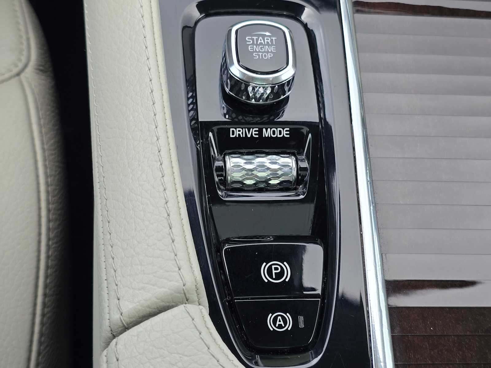 2019 Volvo XC90 Momentum