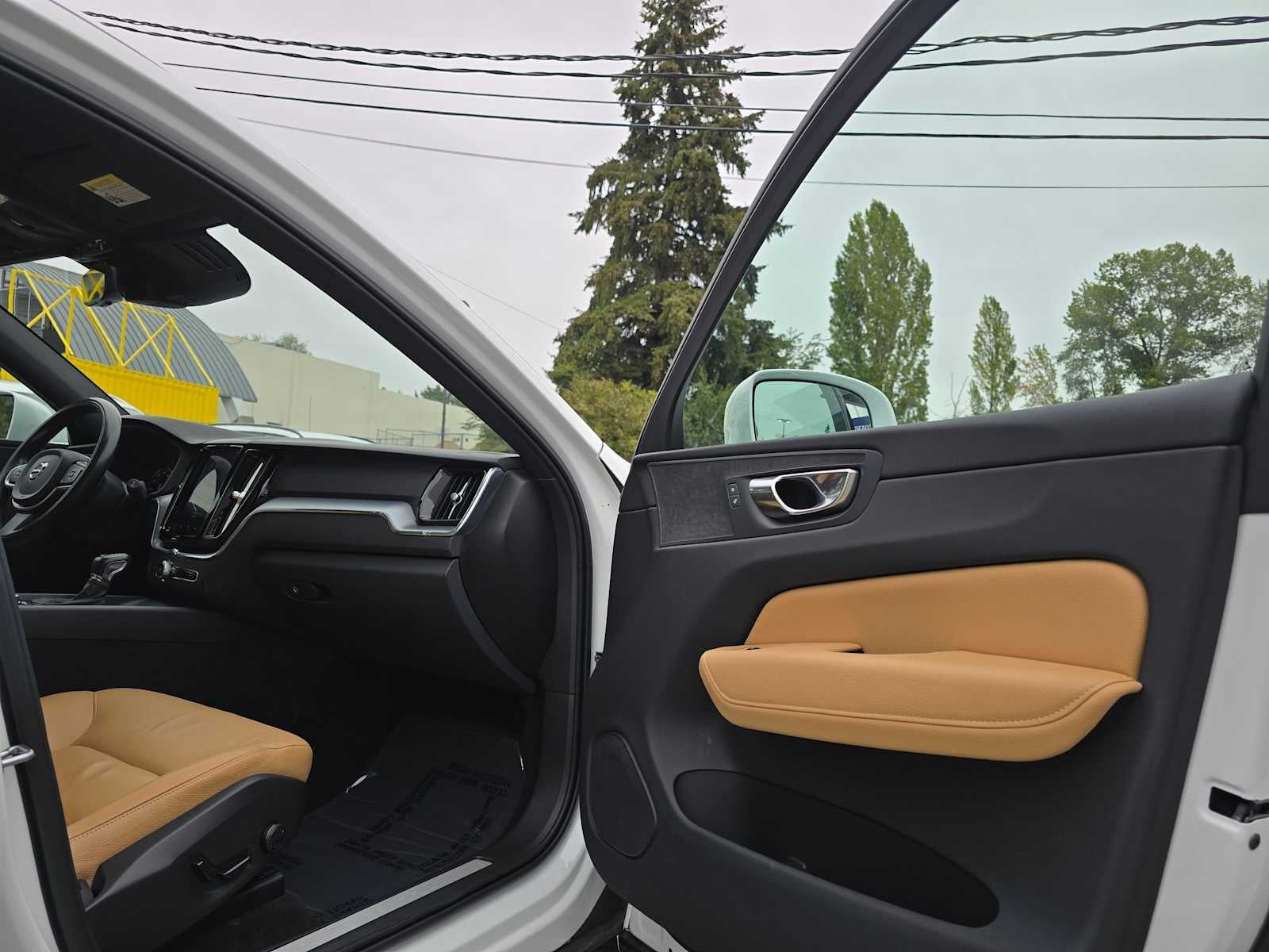 2020 Volvo XC60 Momentum