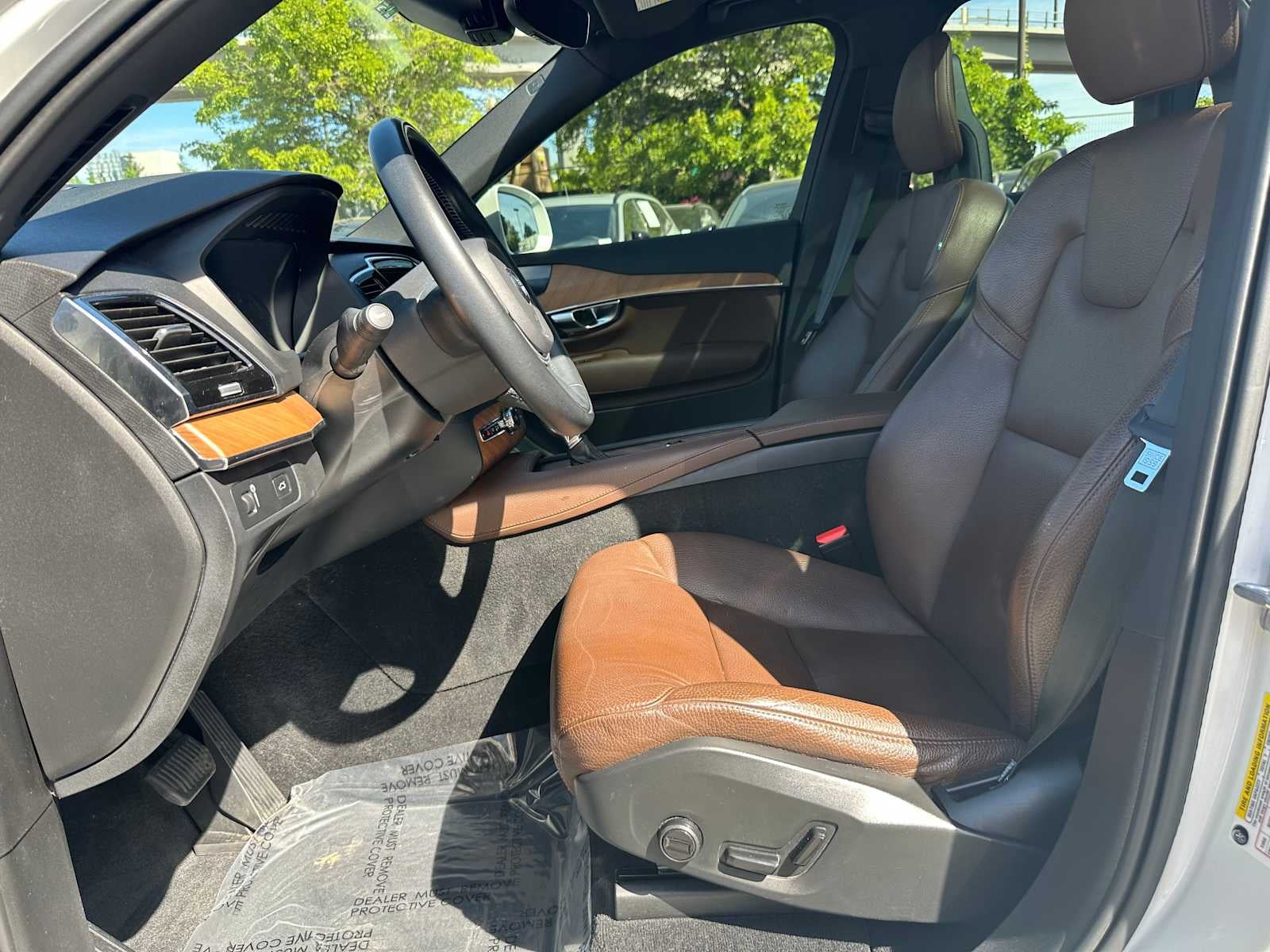 2022 Volvo XC90 Momentum
