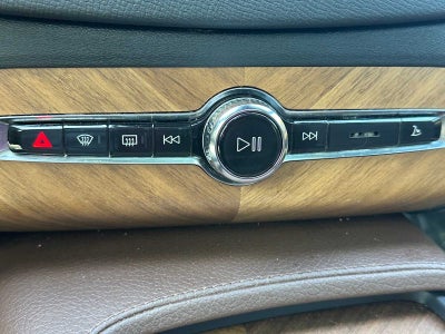 2022 Volvo XC90 Momentum