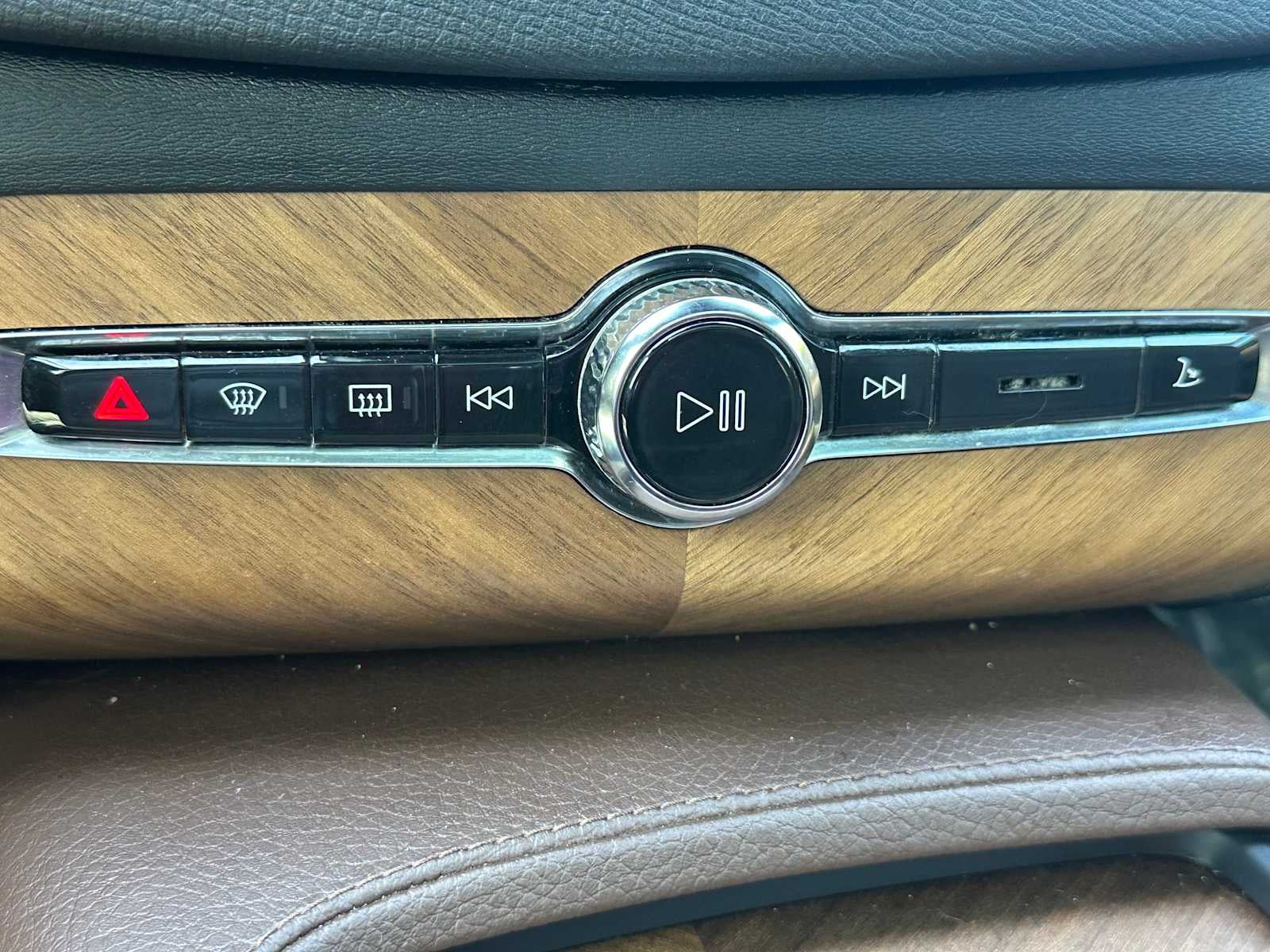 2022 Volvo XC90 Momentum