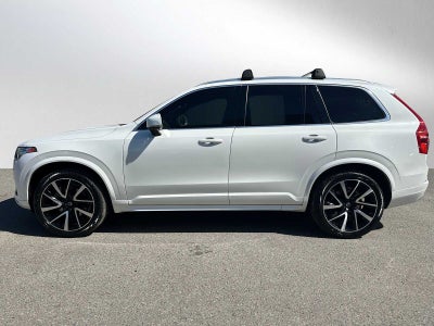2022 Volvo XC90 Momentum