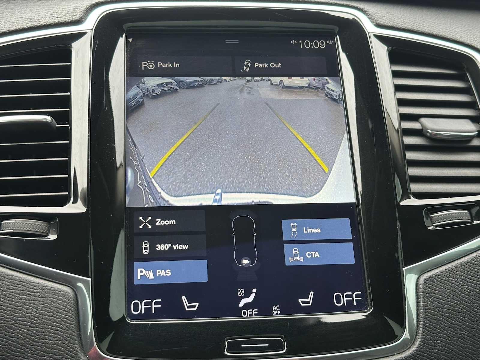2017 Volvo XC90 Momentum