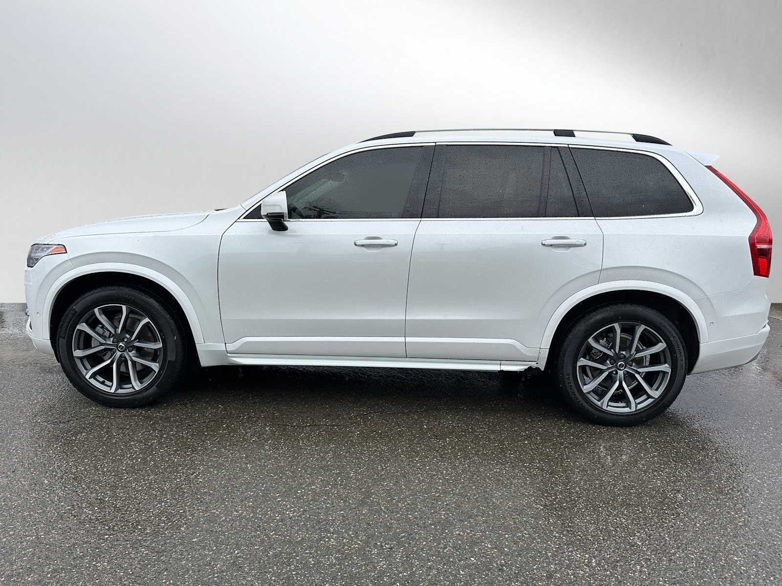 2017 Volvo XC90 Momentum
