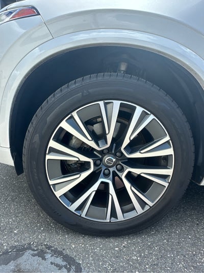 2020 Volvo XC90 Momentum
