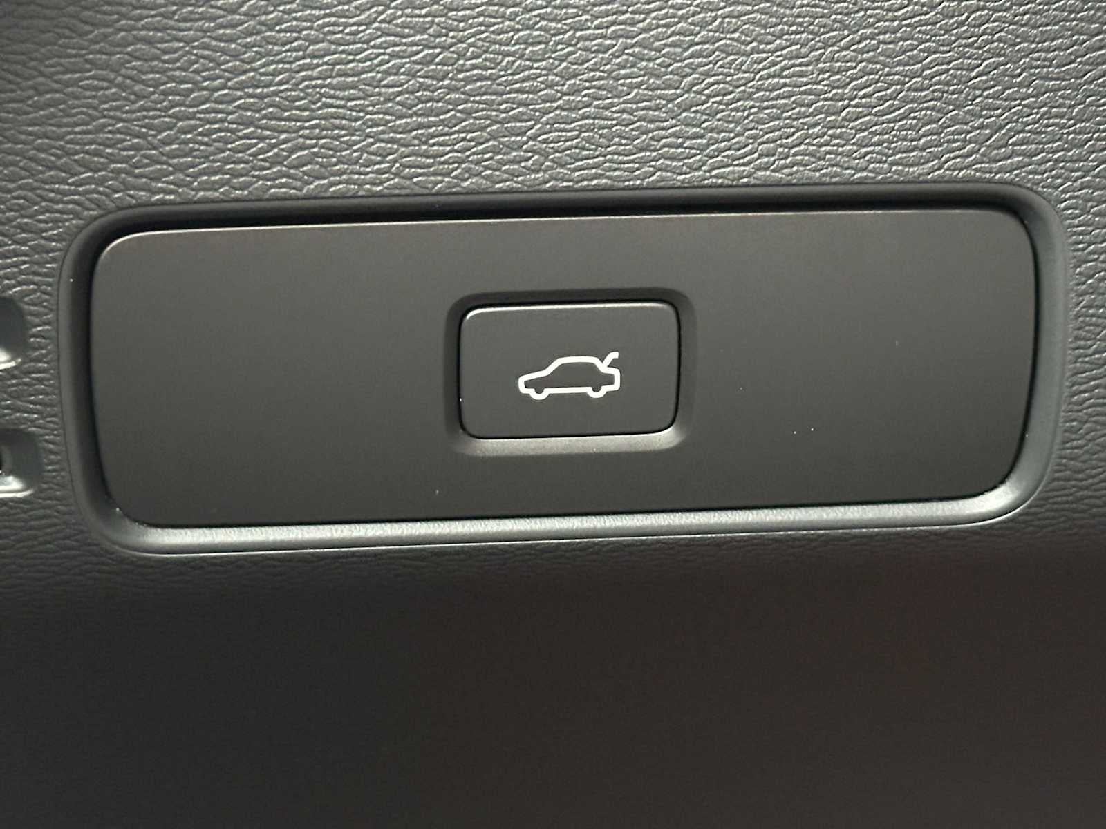 2023 Volvo C40 Recharge Pure Electric Plus