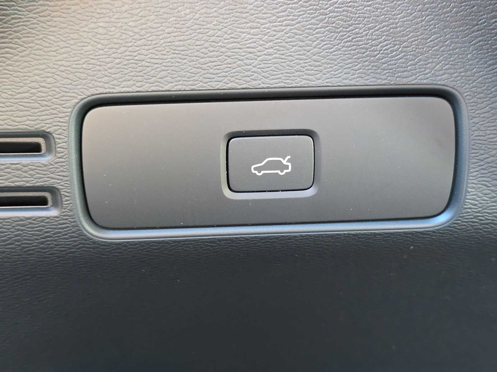 2023 Volvo C40 Recharge Pure Electric Plus