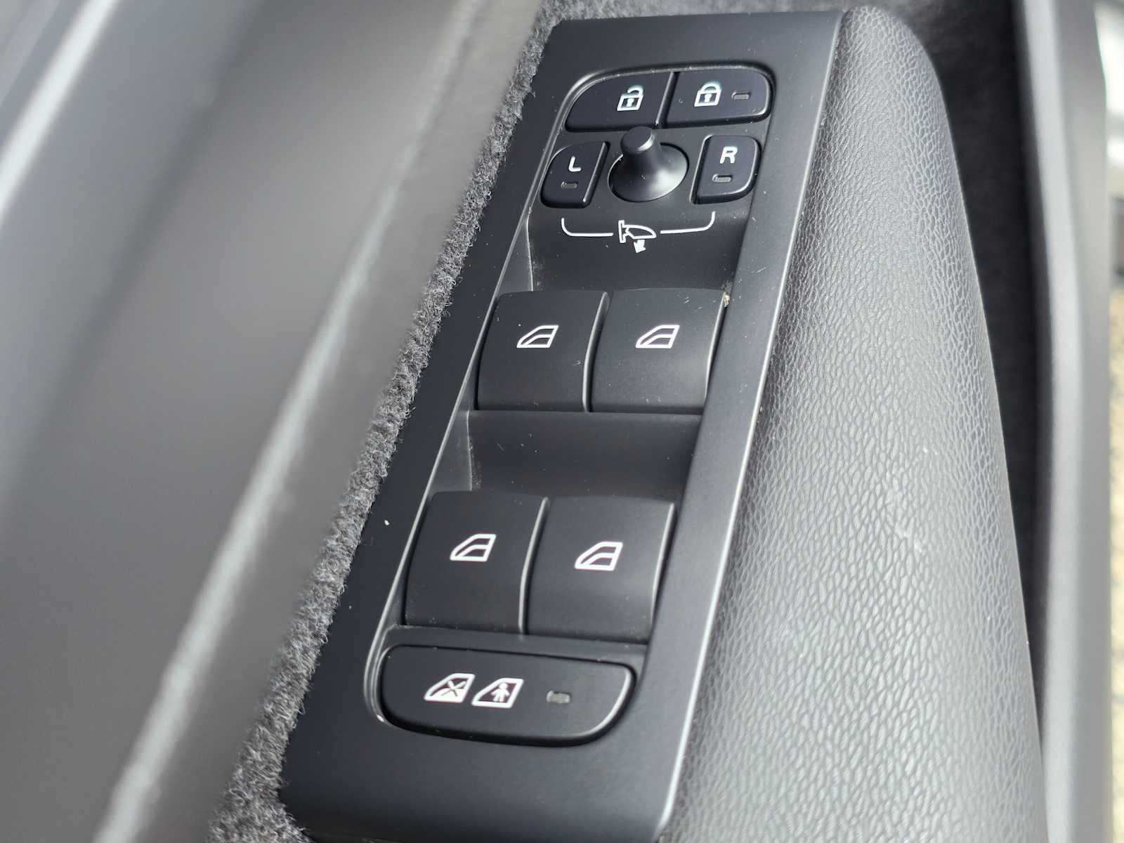 2023 Volvo C40 Recharge Pure Electric Plus