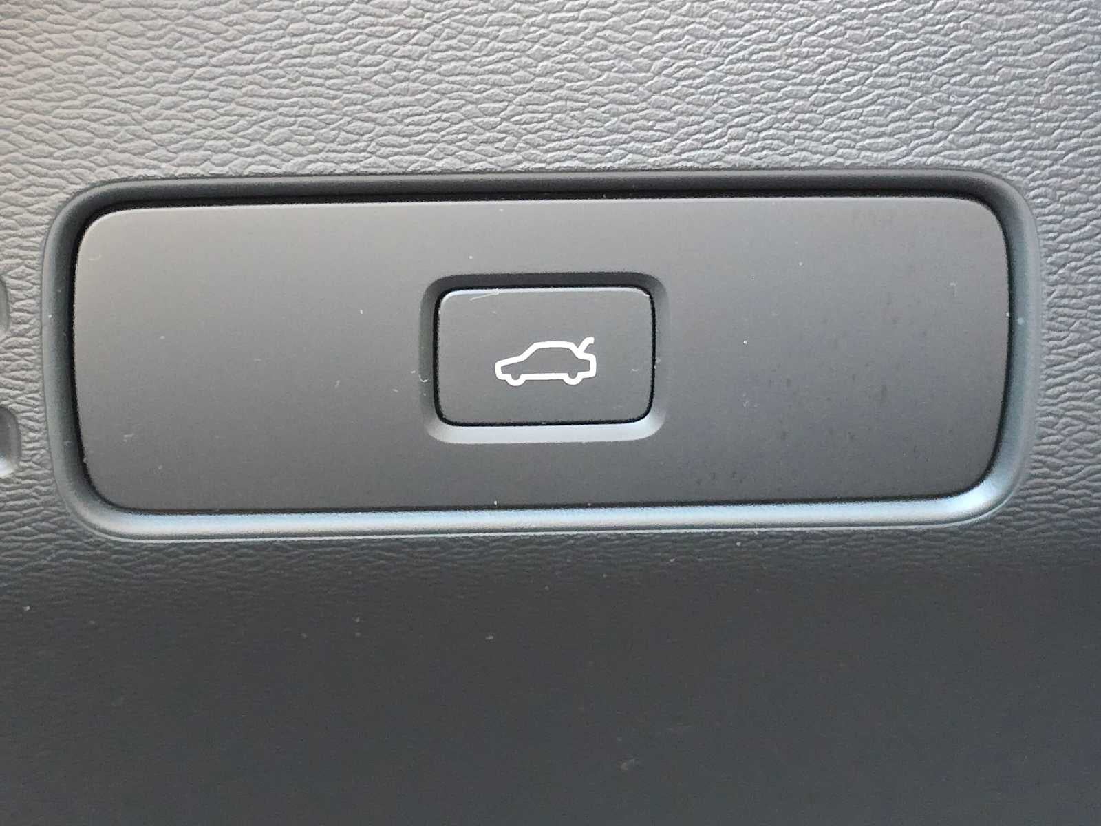 2023 Volvo C40 Recharge Pure Electric Plus