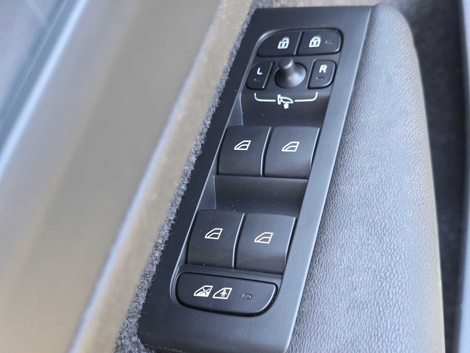 2023 Volvo C40 Recharge Pure Electric Ultimate