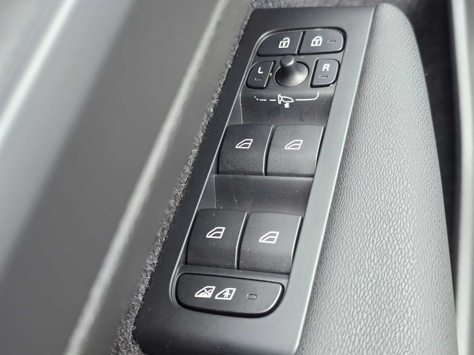 2023 Volvo C40 Recharge Pure Electric Ultimate