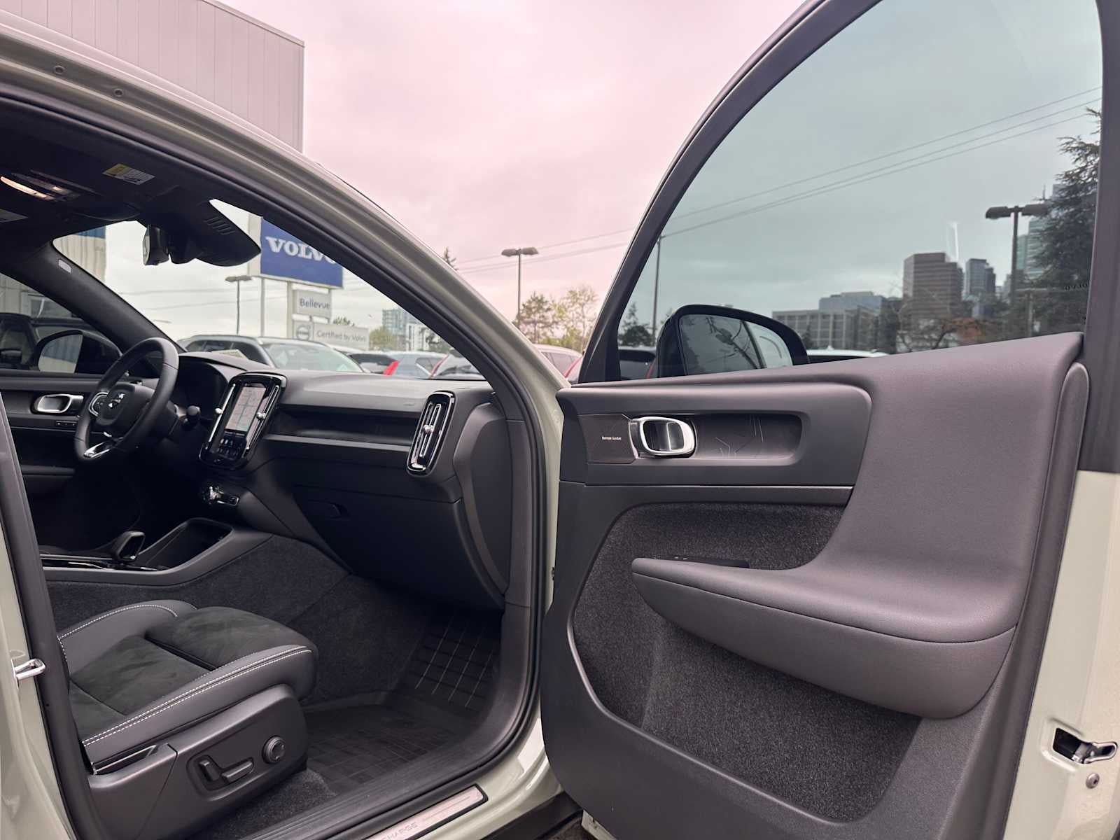 2023 Volvo C40 Recharge Pure Electric Ultimate