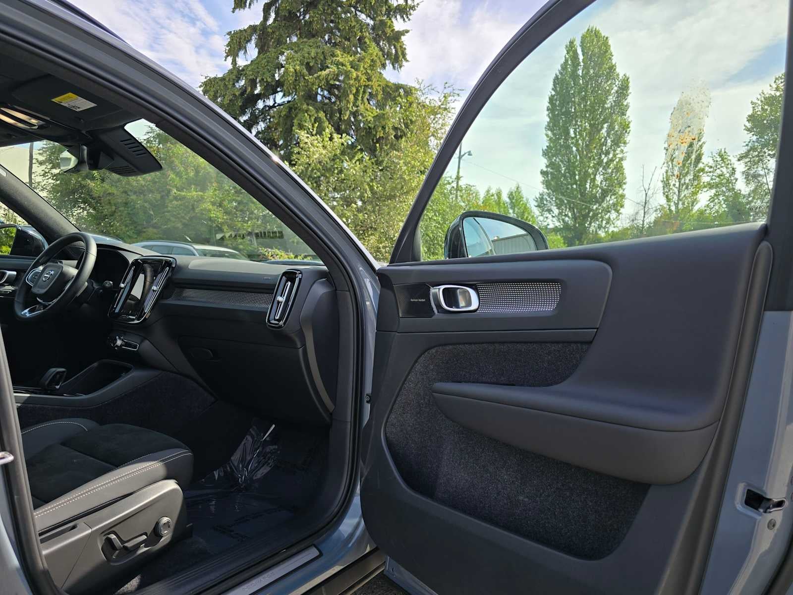 2022 Volvo XC40 Recharge Pure Electric Twin Ultimate