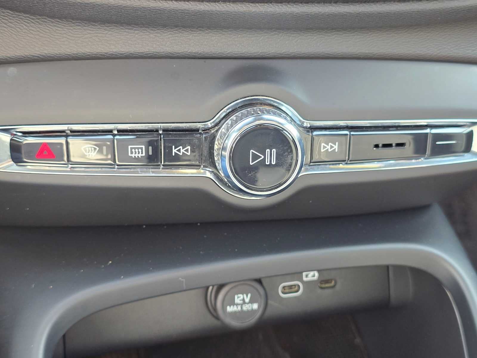 2022 Volvo XC40 Recharge Pure Electric Twin Ultimate