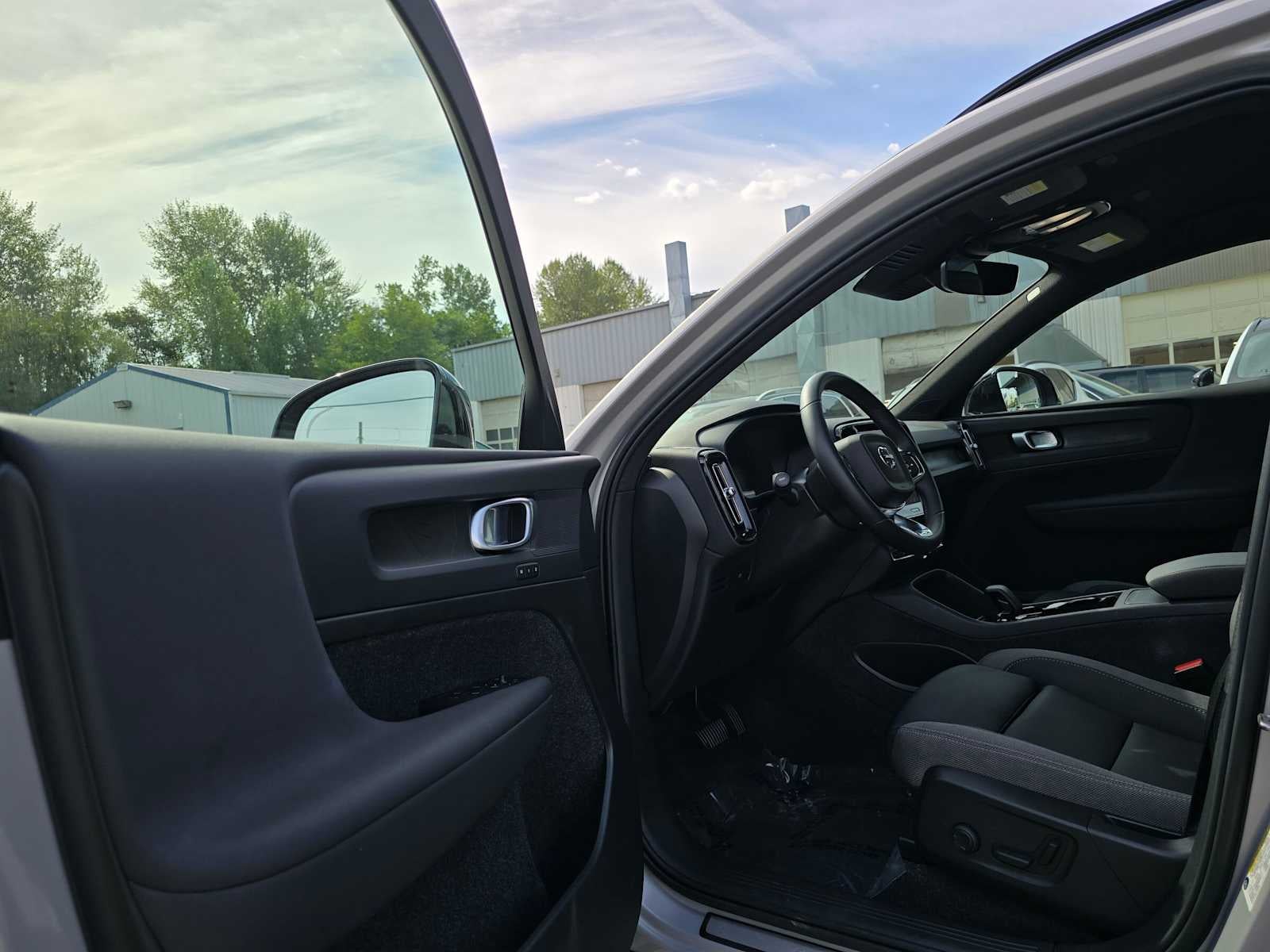 2023 Volvo XC40 Recharge Pure Electric Core