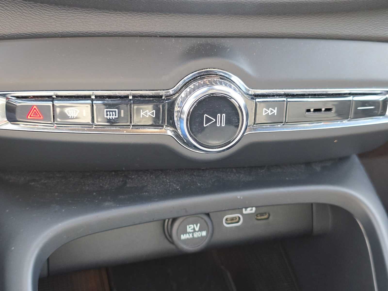 2023 Volvo XC40 Recharge Pure Electric Core