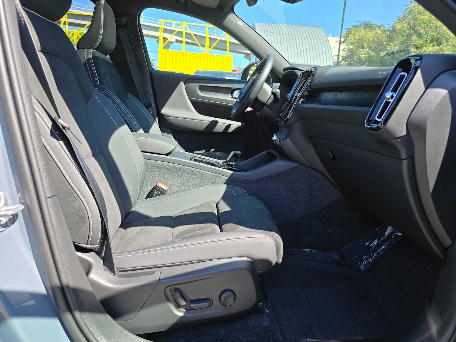 2023 Volvo XC40 Recharge Pure Electric Ultimate