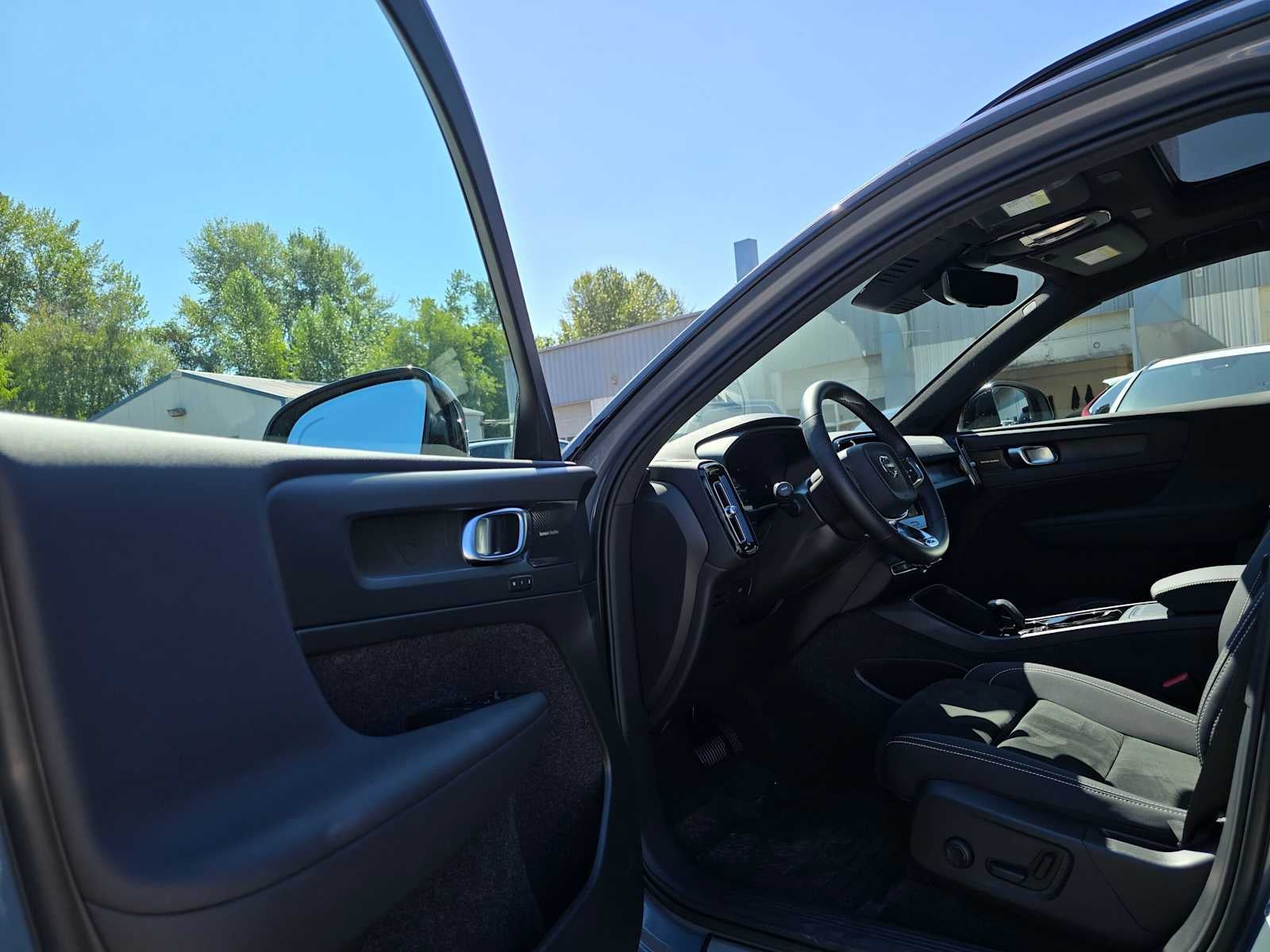 2023 Volvo XC40 Recharge Pure Electric Ultimate