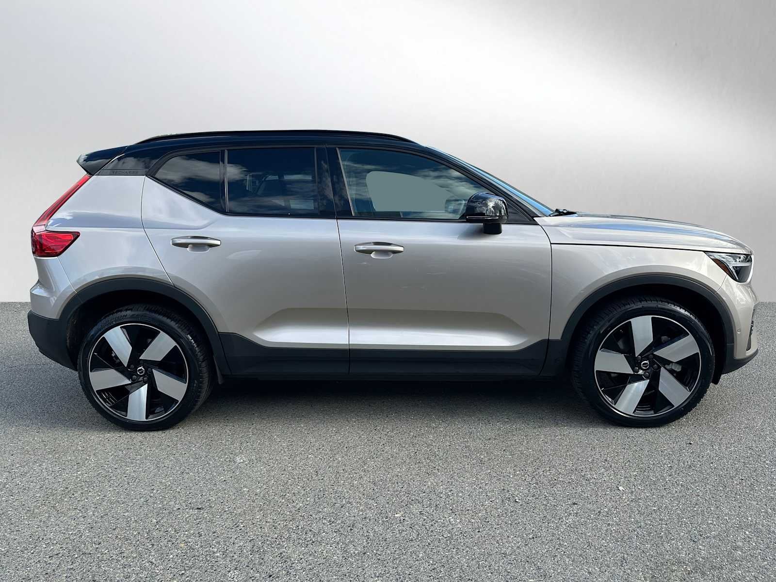 2023 Volvo XC40 Recharge Pure Electric Ultimate
