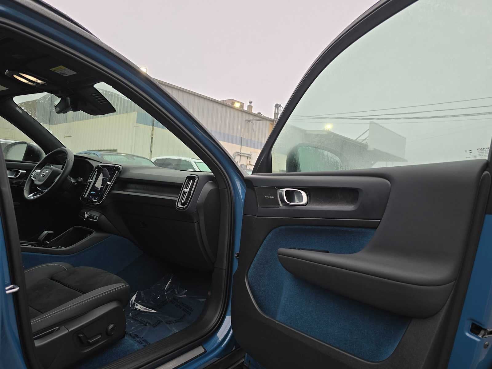 2023 Volvo XC40 Recharge Pure Electric Ultimate
