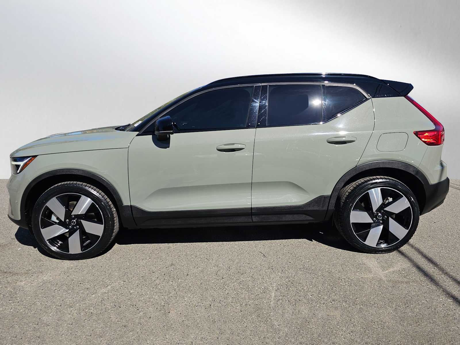 2023 Volvo XC40 Recharge Pure Electric Ultimate