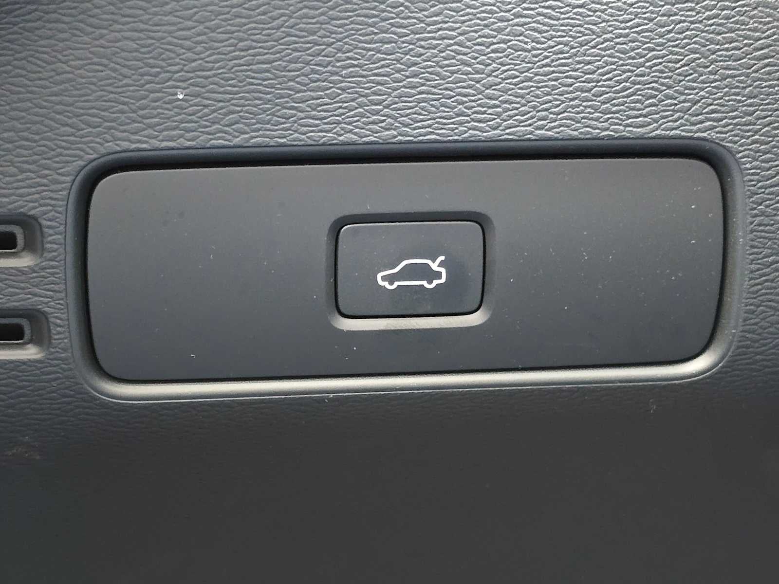 2023 Volvo XC40 Recharge Pure Electric Ultimate
