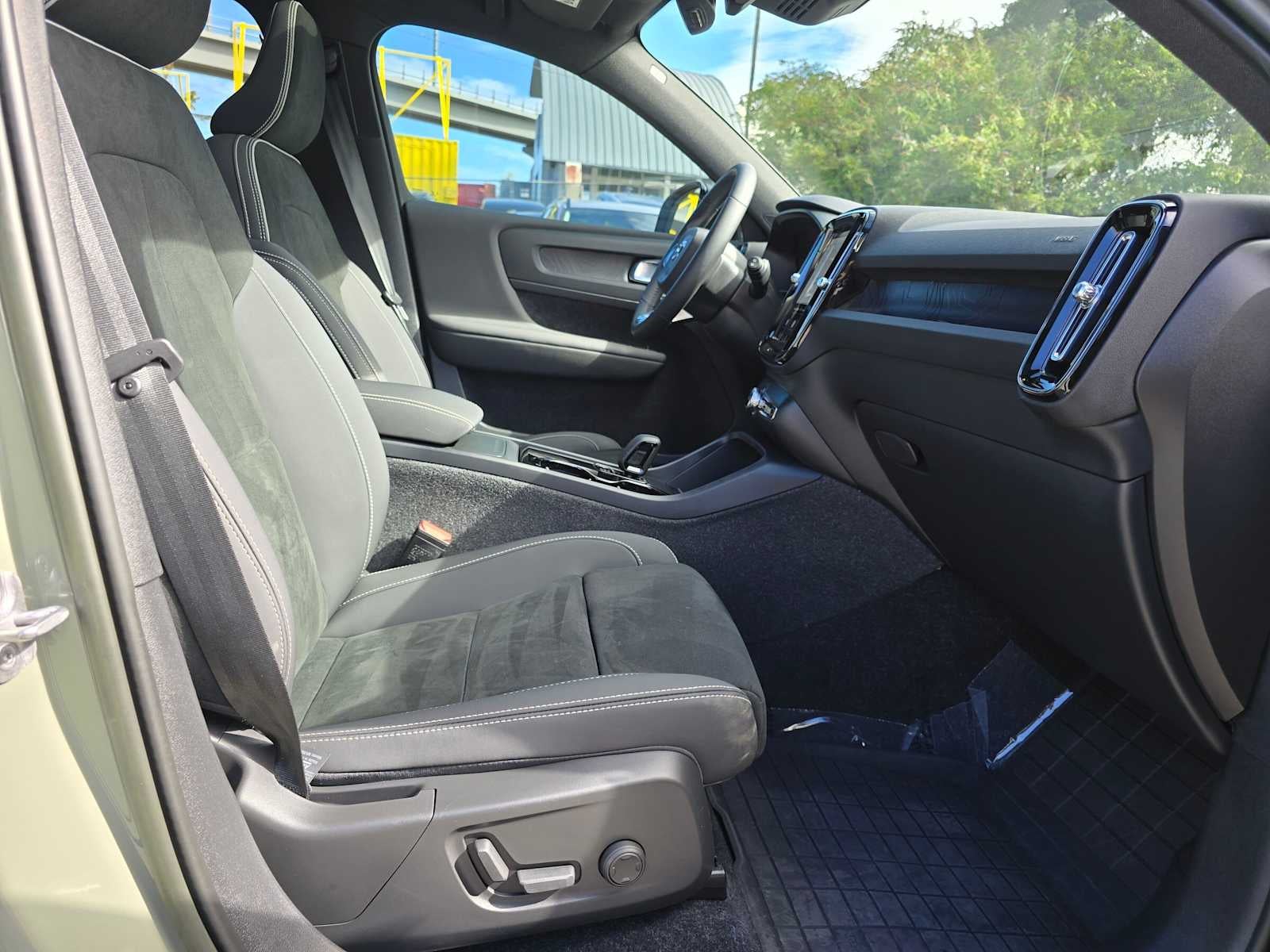 2023 Volvo XC40 Recharge Pure Electric Ultimate