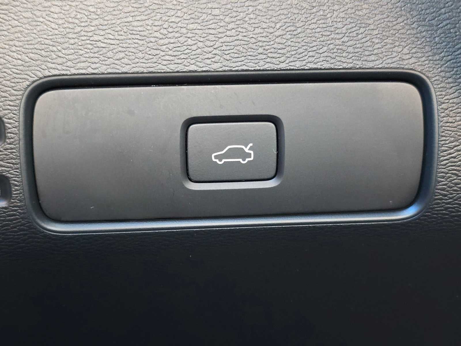 2023 Volvo XC40 Recharge Pure Electric Ultimate