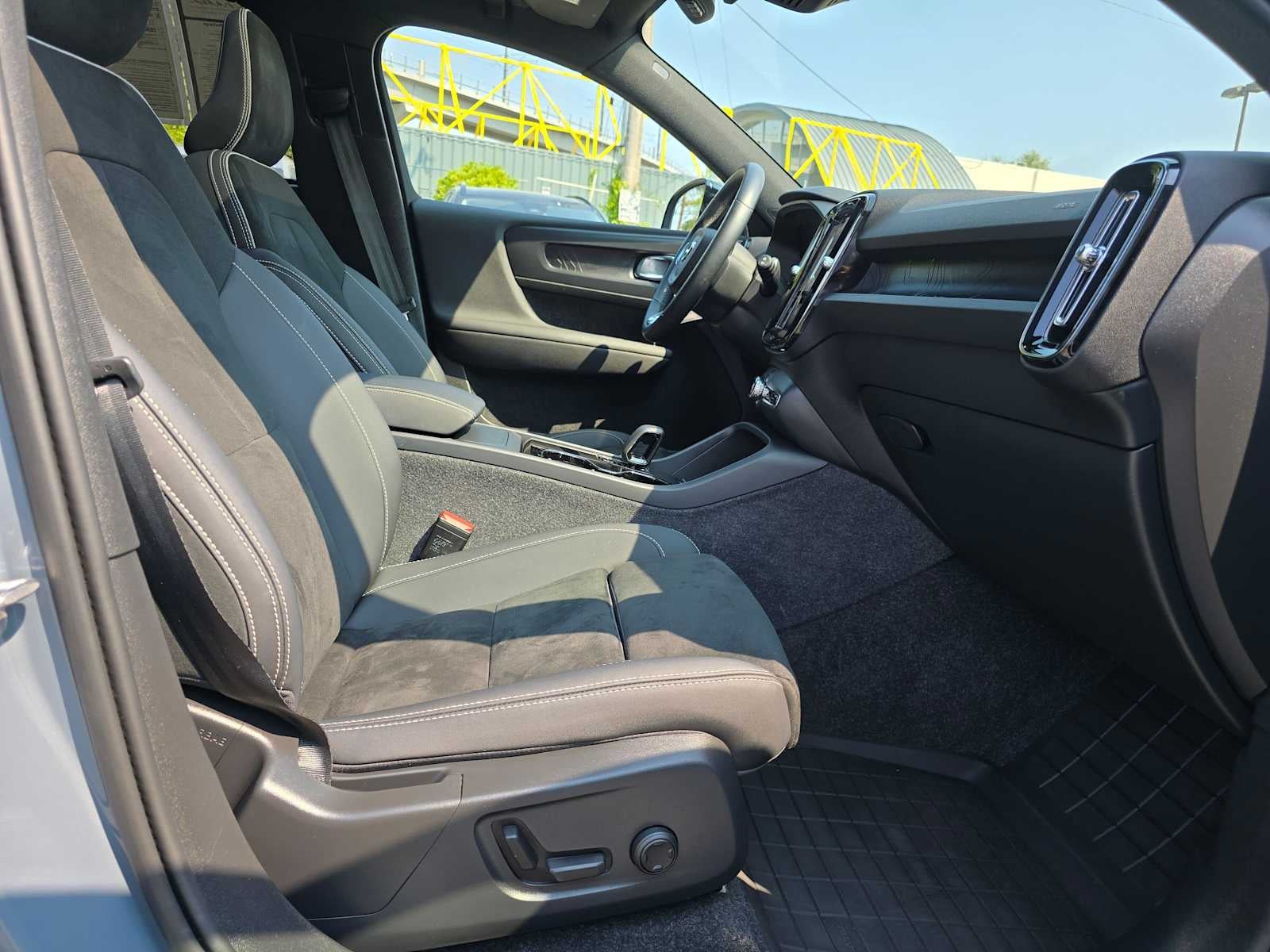 2023 Volvo XC40 Recharge Pure Electric Ultimate