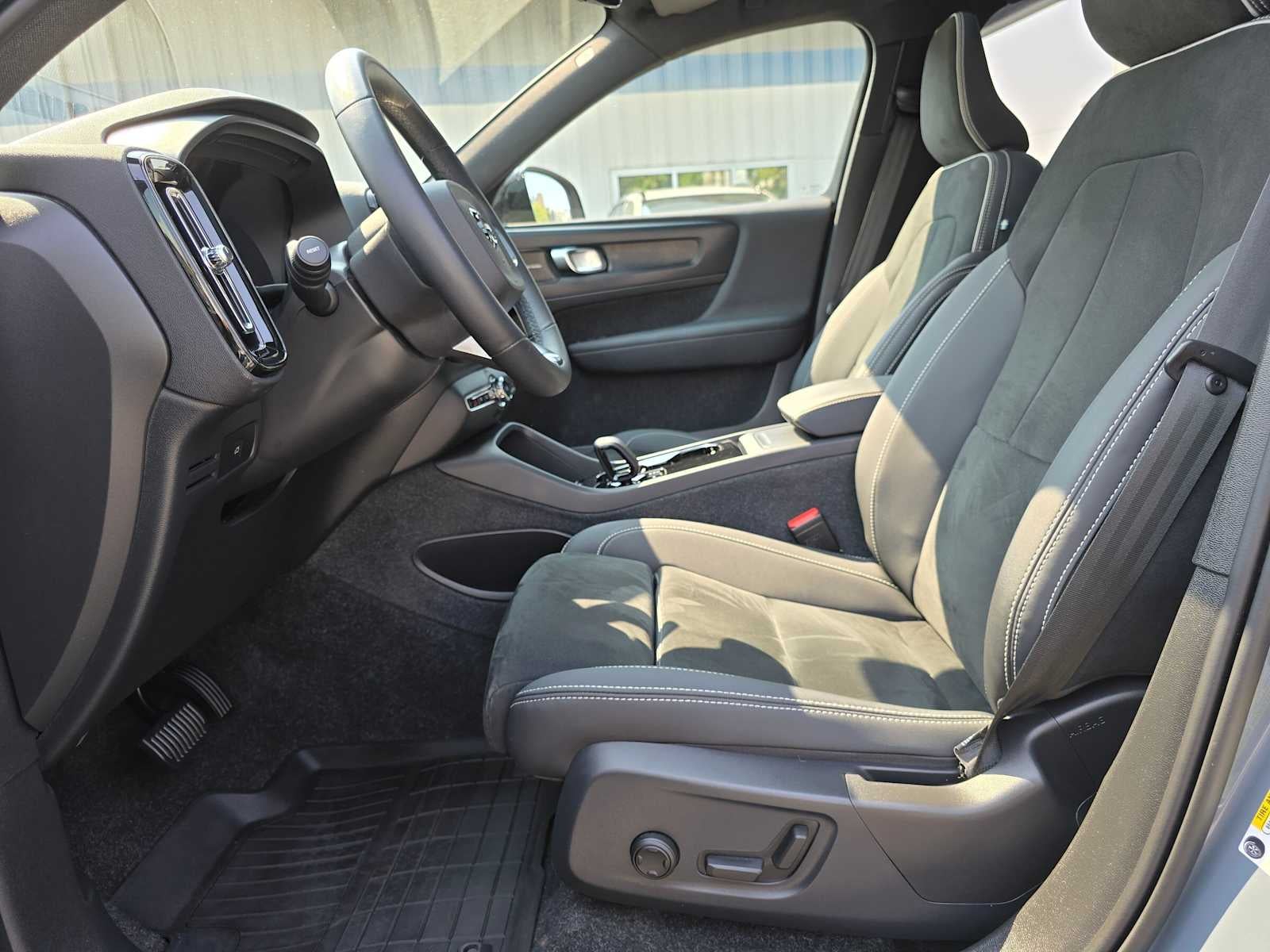 2023 Volvo XC40 Recharge Pure Electric Ultimate