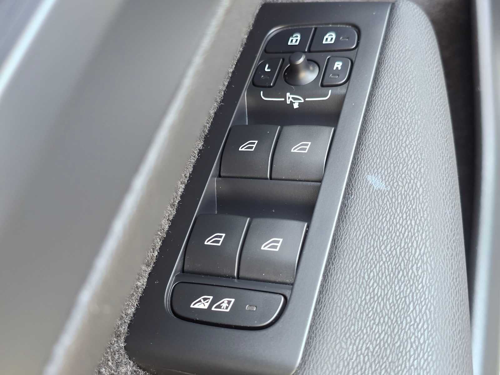 2023 Volvo XC40 Recharge Pure Electric Ultimate