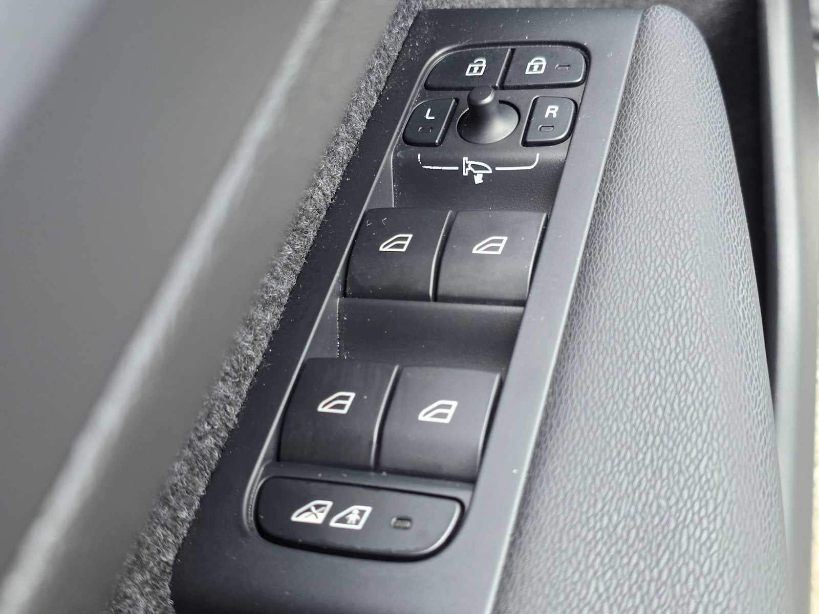 2023 Volvo XC40 Recharge Pure Electric Ultimate