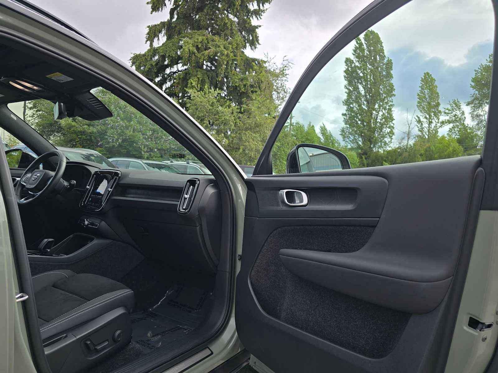 2023 Volvo XC40 Recharge Pure Electric Plus