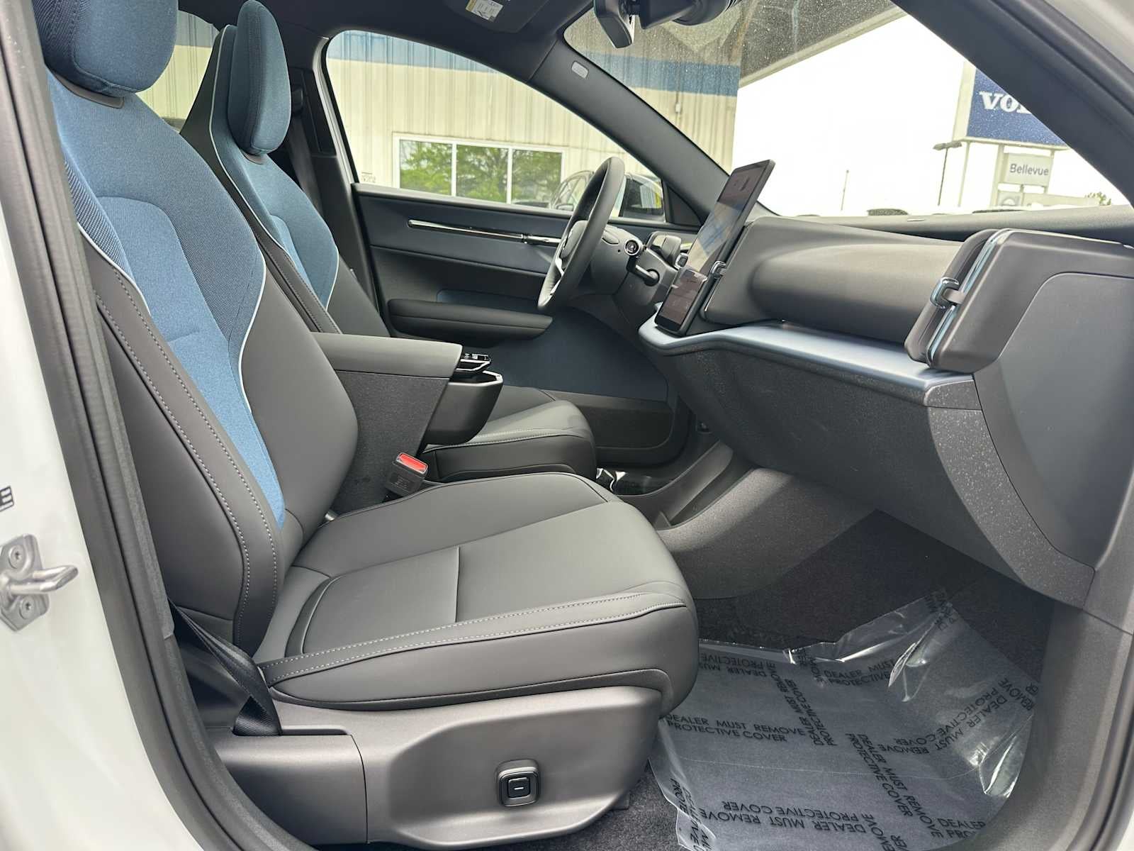2025 Volvo EX30 Plus