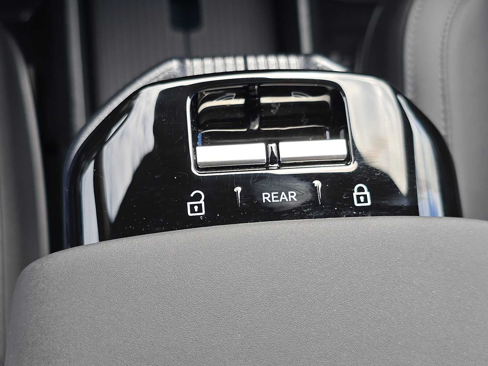 2025 Volvo EX30 Plus