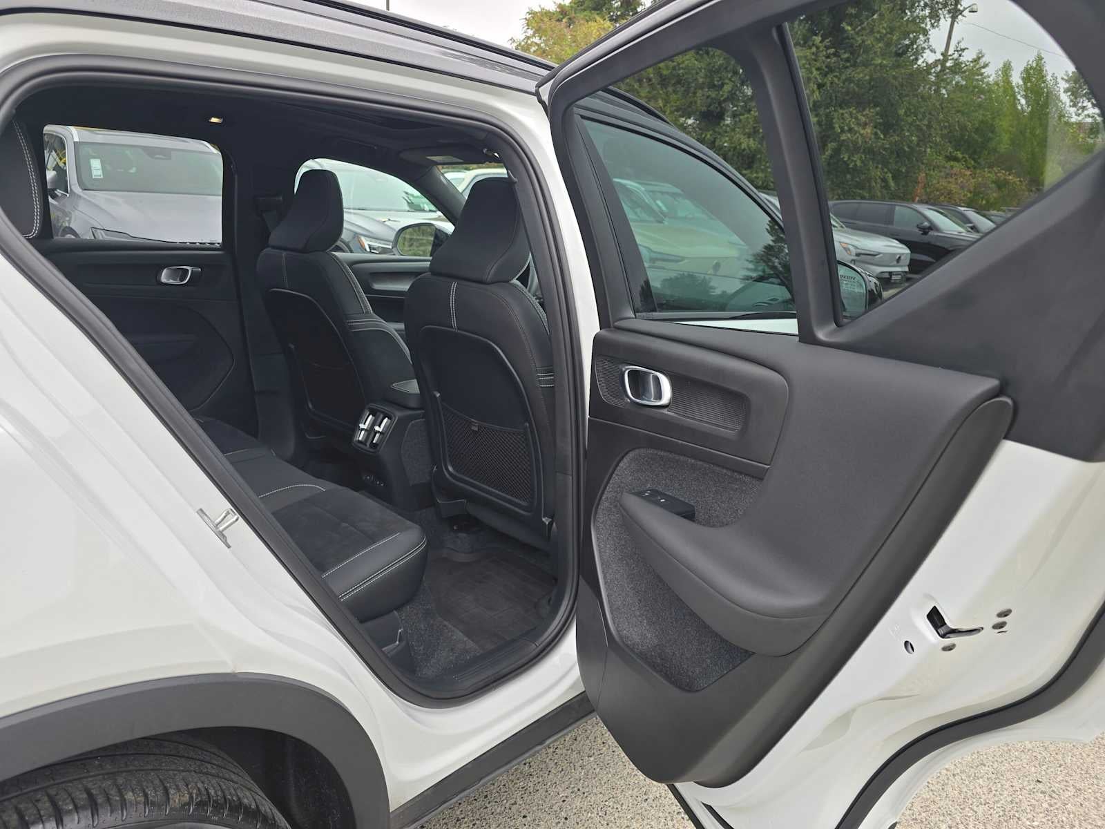 2024 Volvo XC40 Recharge Pure Electric Plus