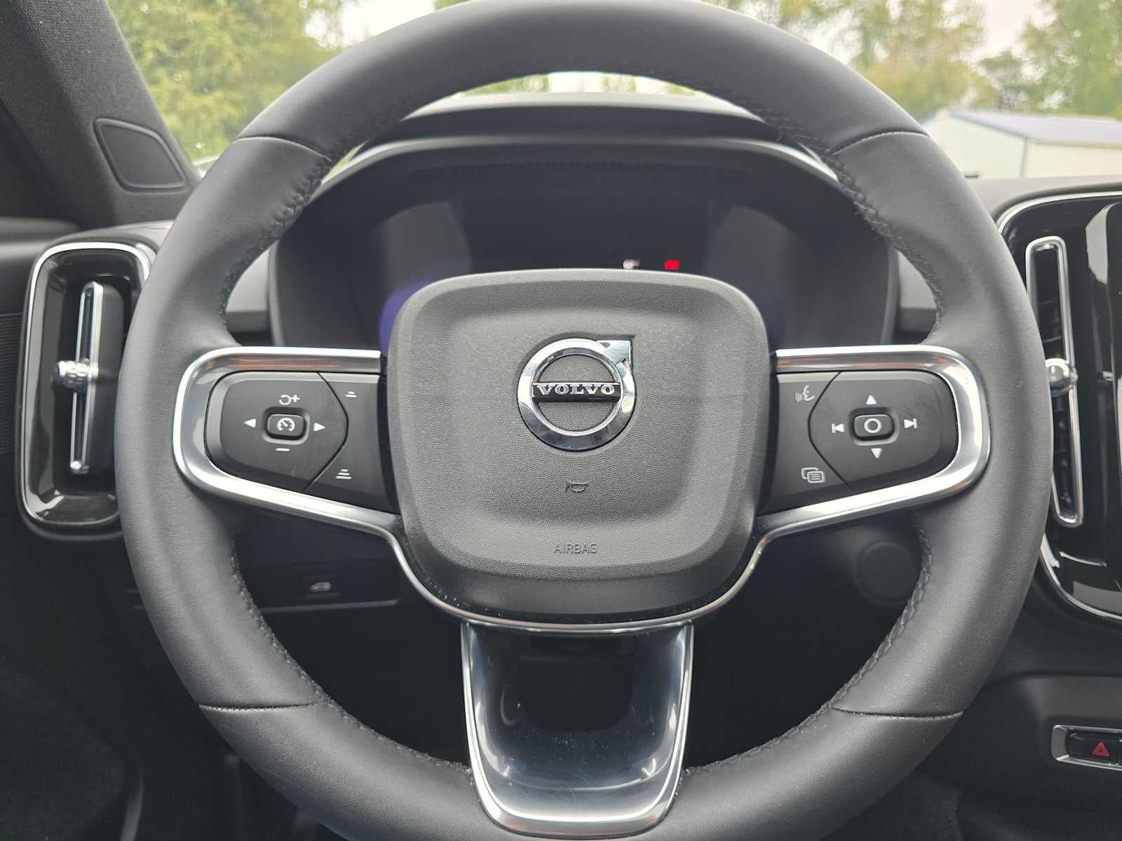 2024 Volvo XC40 Recharge Pure Electric Plus