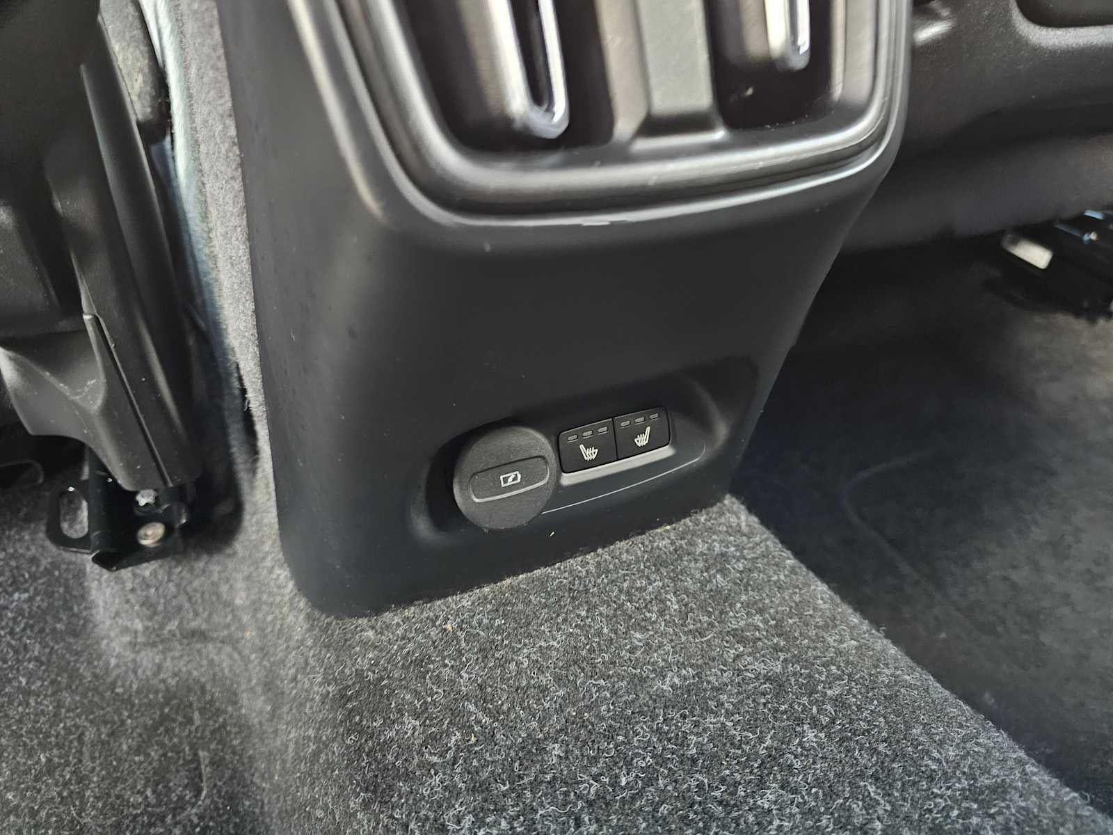 2024 Volvo XC40 Recharge Pure Electric Ultimate