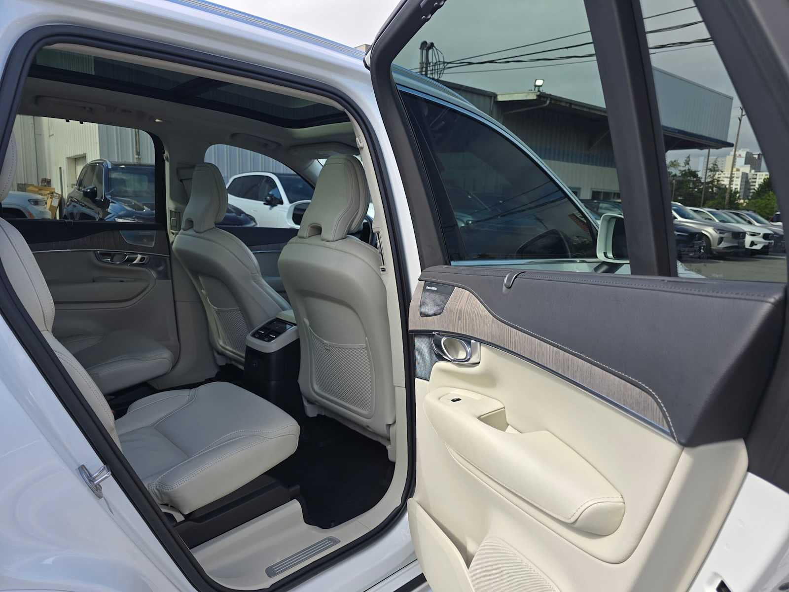 2023 Volvo XC90 Recharge Plug-In Hybrid Ultimate