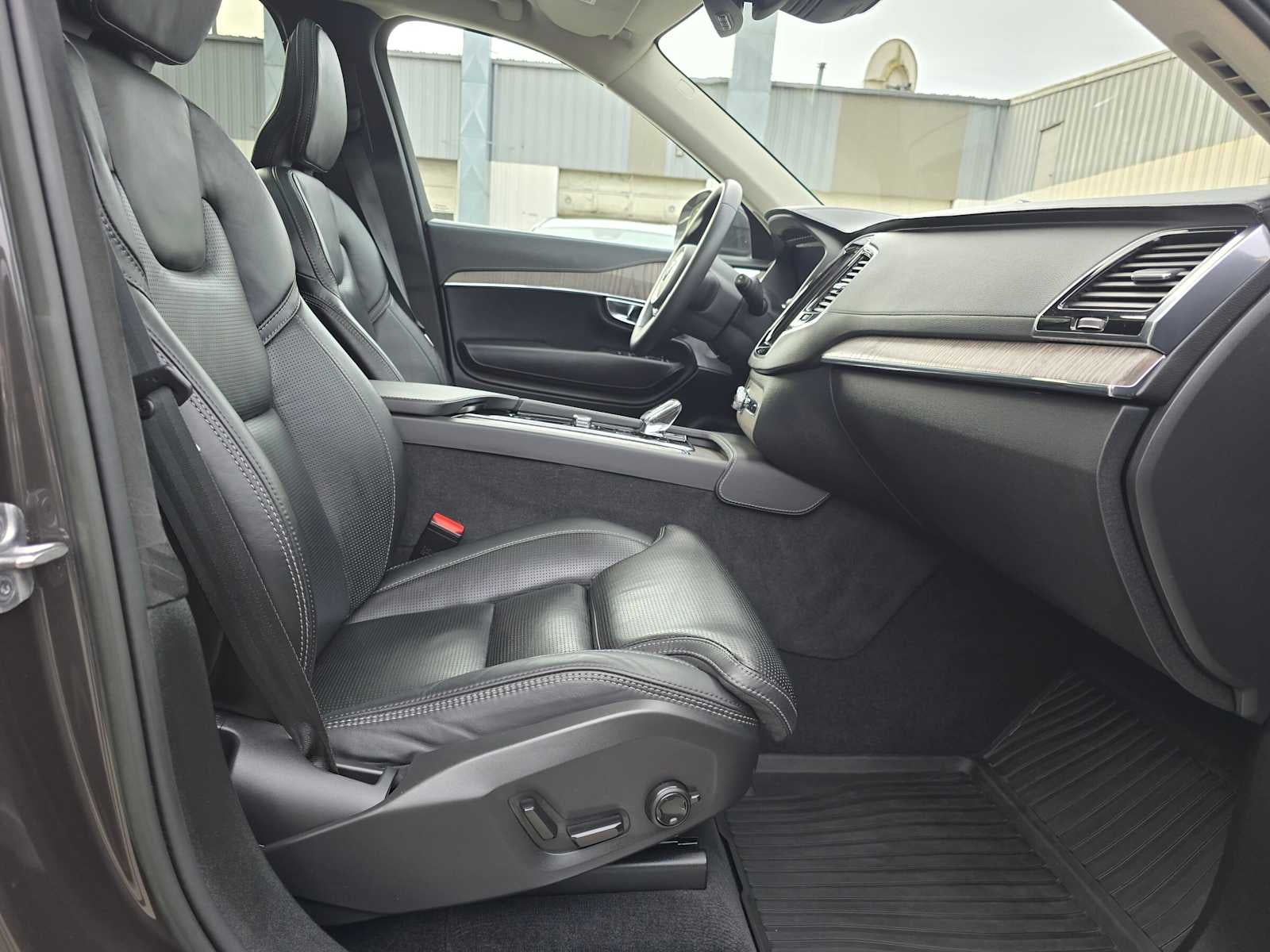 2023 Volvo XC90 Recharge Plug-In Hybrid Ultimate