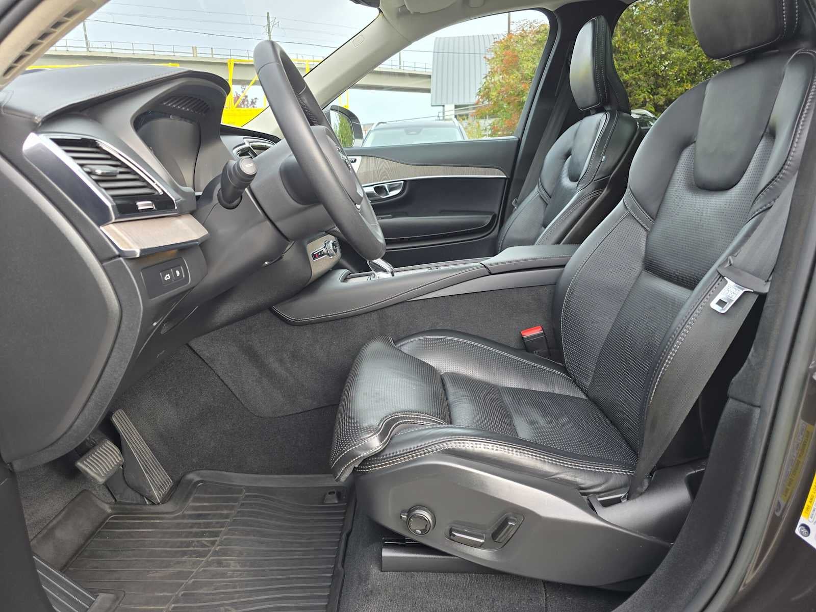 2023 Volvo XC90 Recharge Plug-In Hybrid Ultimate