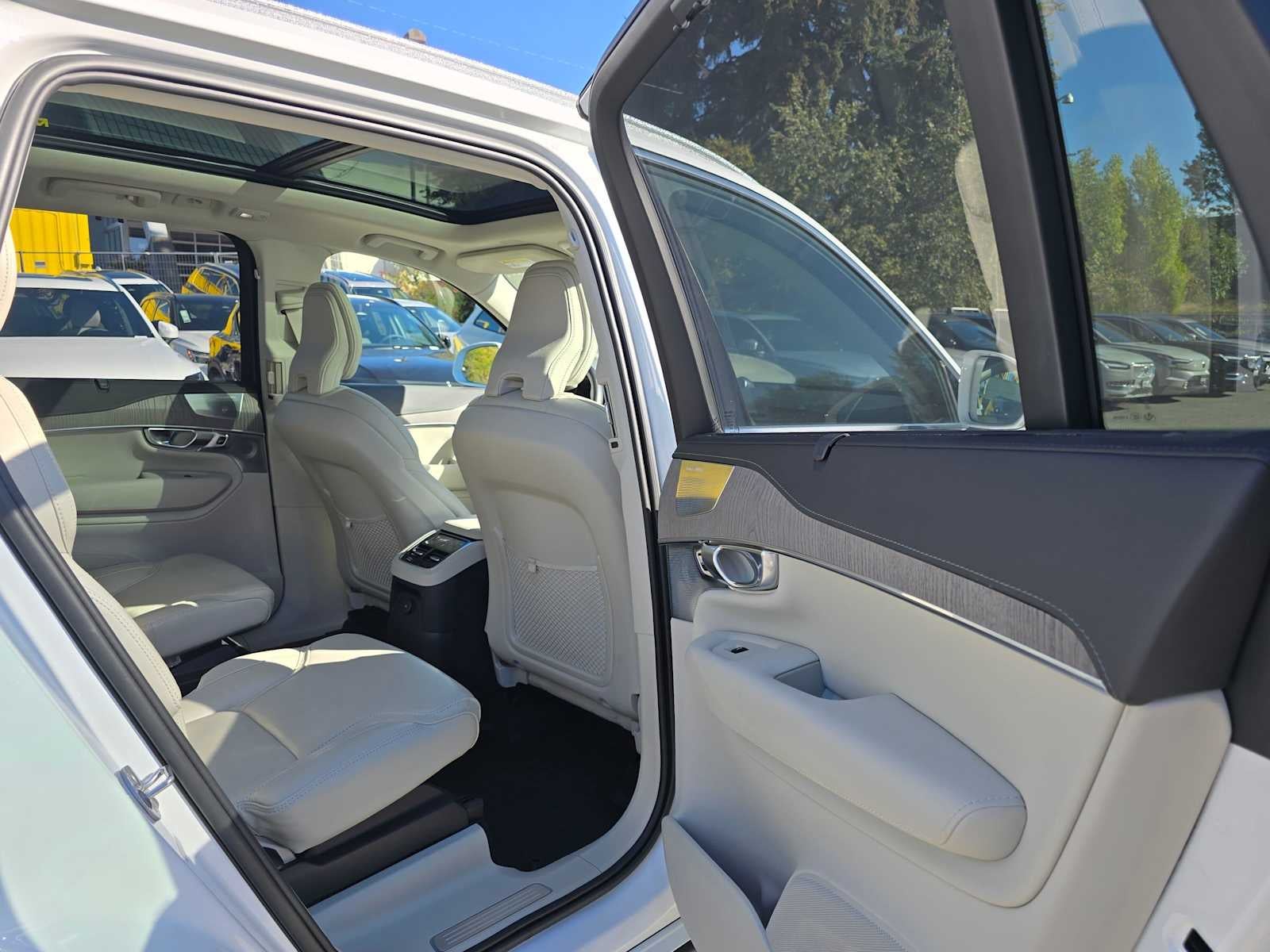 2023 Volvo XC90 Recharge Plug-In Hybrid Ultimate