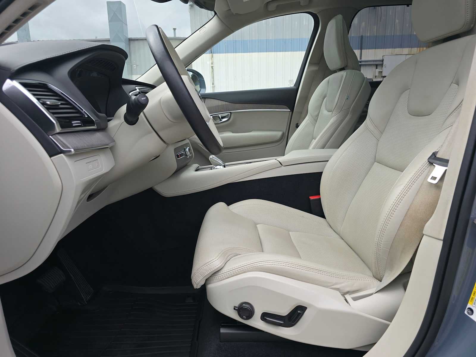 2023 Volvo XC90 Recharge Plug-In Hybrid Ultimate