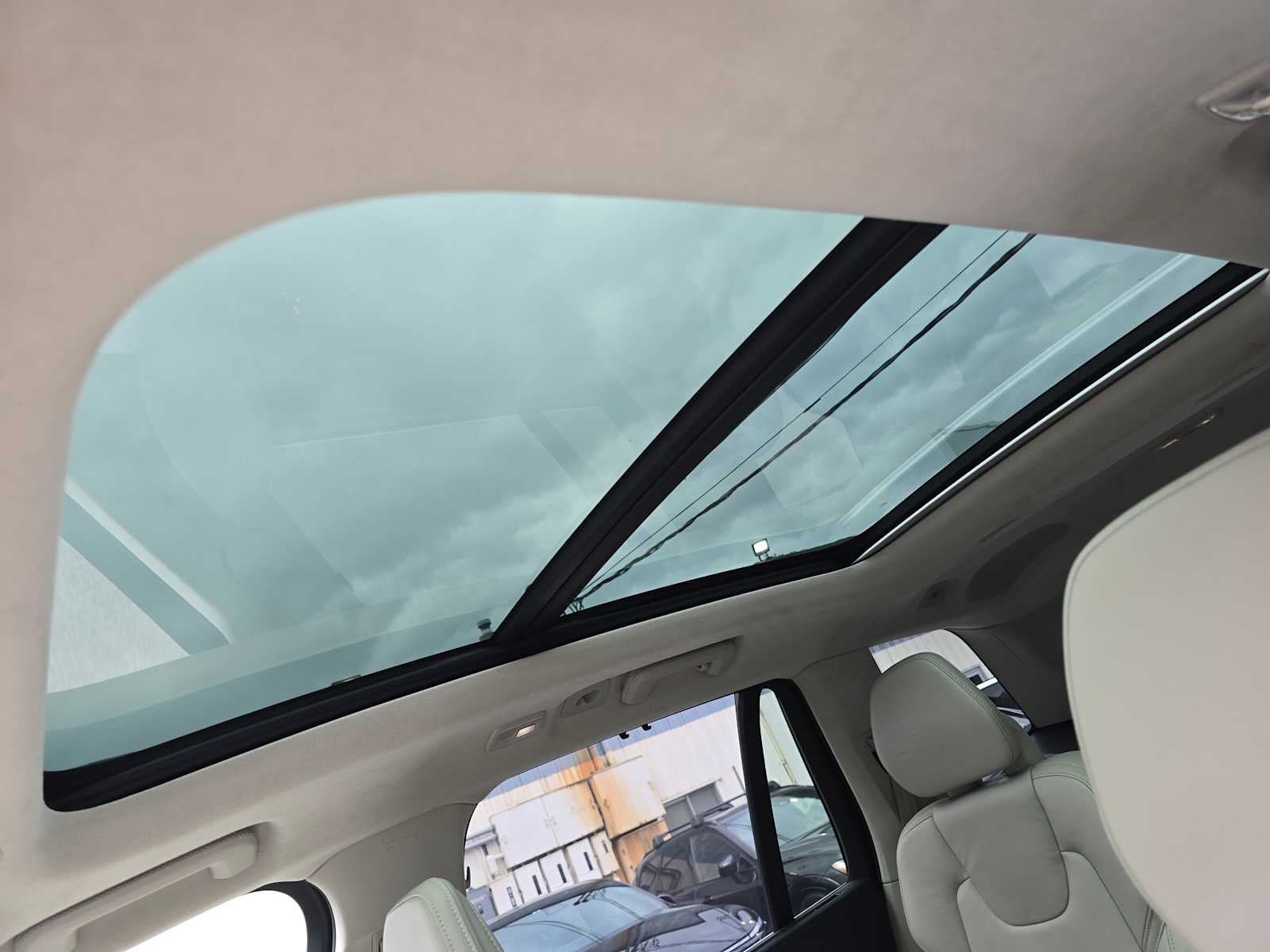 2023 Volvo XC90 Recharge Plug-In Hybrid Ultimate