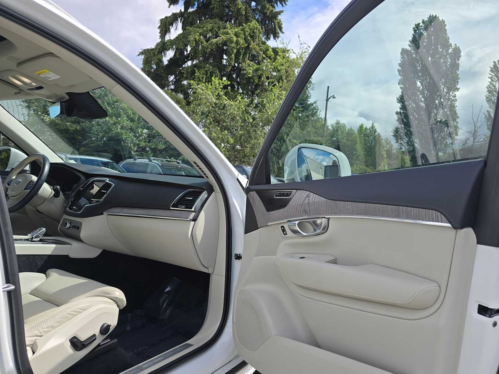 2023 Volvo XC90 Recharge Plug-In Hybrid Ultimate