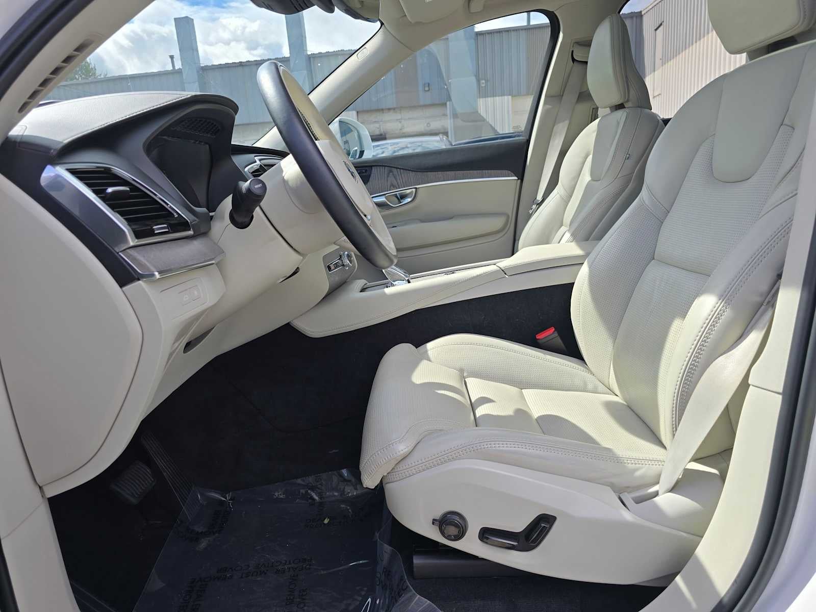 2023 Volvo XC90 Recharge Plug-In Hybrid Ultimate