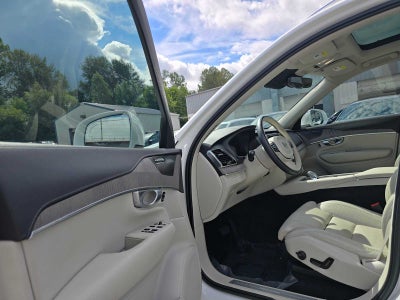 2023 Volvo XC90 Recharge Plug-In Hybrid Ultimate