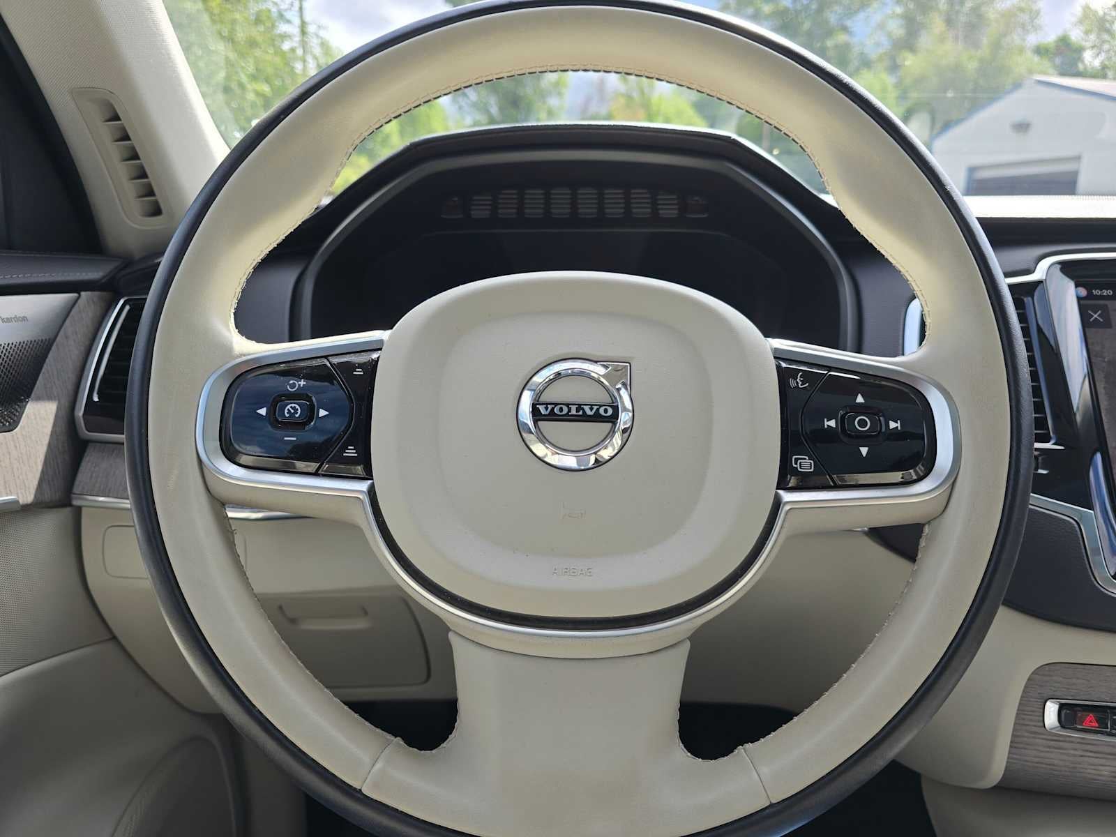 2023 Volvo XC90 Recharge Plug-In Hybrid Ultimate