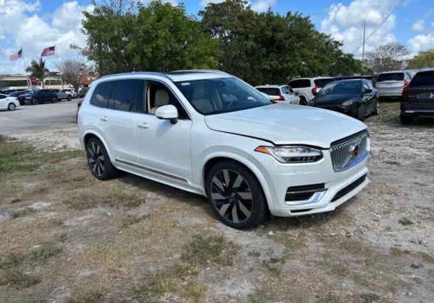 2023 Volvo XC90 Recharge Plug-In Hybrid Ultimate